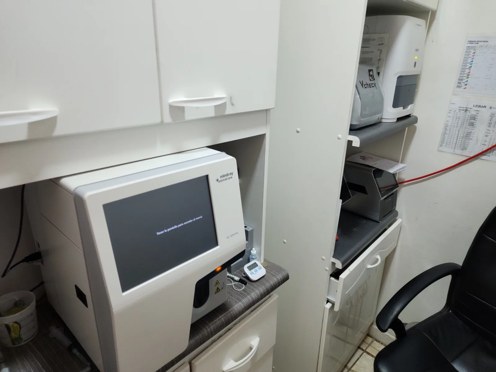 Equipamiento de laboratorio clínico veterinario
